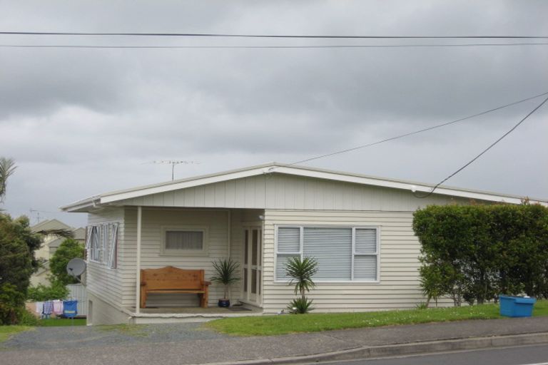 Photo of property in 1031 Whangaparaoa Road, Tindalls Beach, Whangaparaoa, 0930