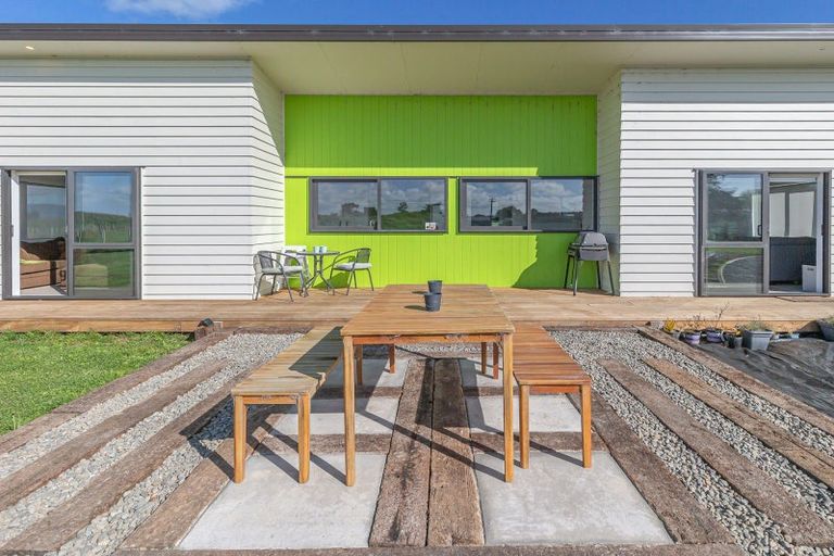 Photo of property in 128 Cummerfield Road, Foxton, 4891