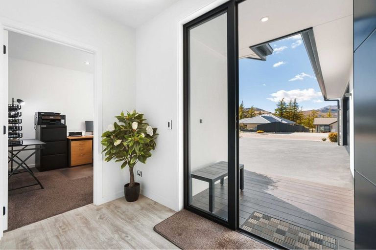 Photo of property in 6 Hortons Way, Cromwell, 9310