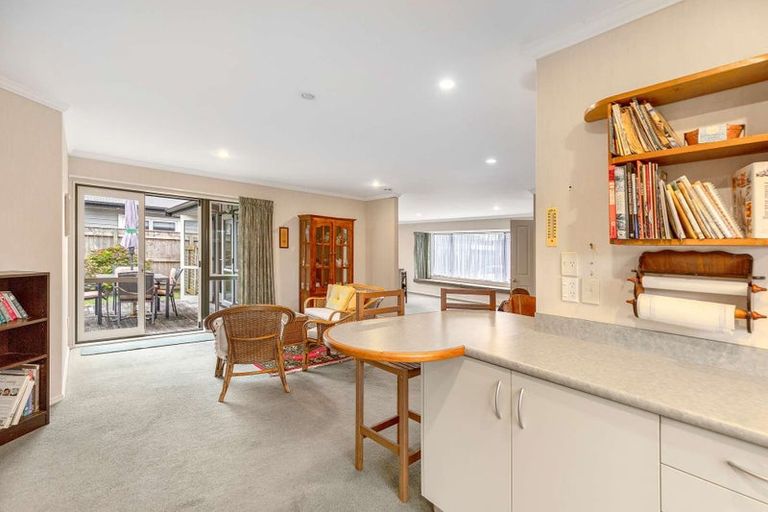 Photo of property in 11 Sutherland Crescent, Westbrook, Palmerston North, 4412