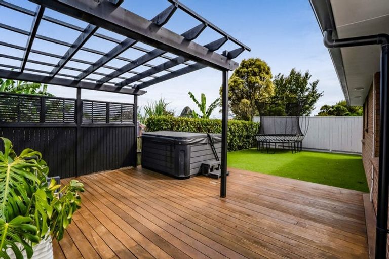 Photo of property in 1a Mount View Place, Spotswood, New Plymouth, 4310