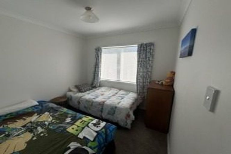 Photo of property in 85 Kahukura Avenue, Waitarere Beach, Levin, 5510