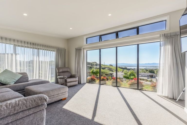 Photo of property in 14 Hill Tops Way, Stoke, Nelson, 7011