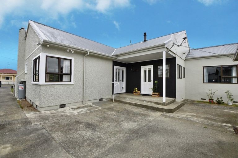 Photo of property in 2 Mckenzie Terrace, Carterton, 5713