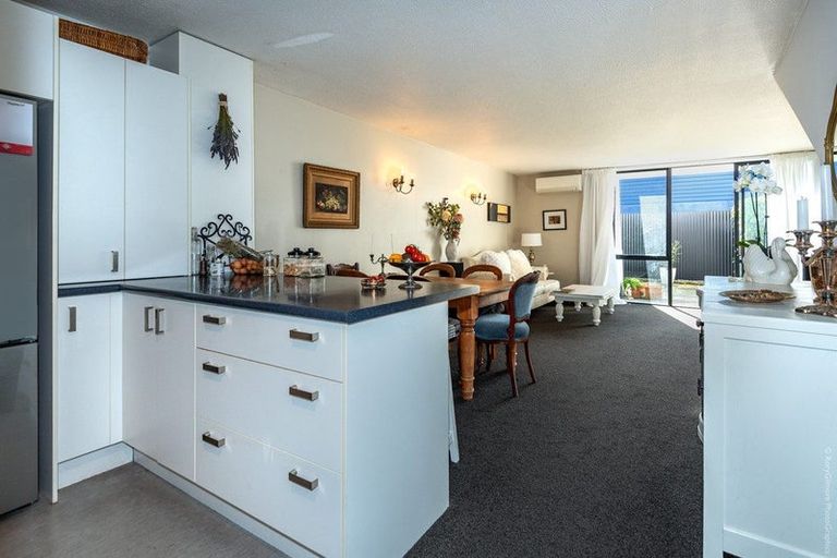 Photo of property in 2/88 Antigua Street, Addington, Christchurch, 8024