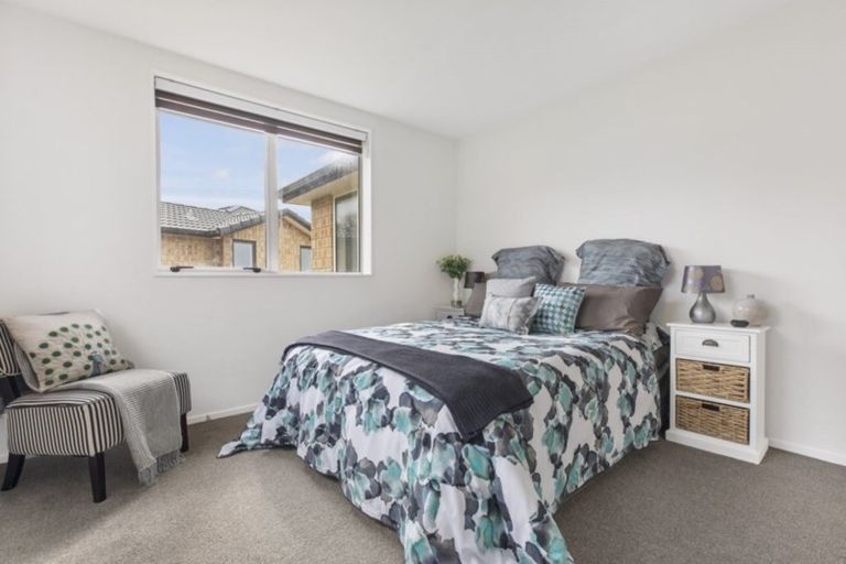 Photo of property in 114 Grand Drive, Orewa, 0931