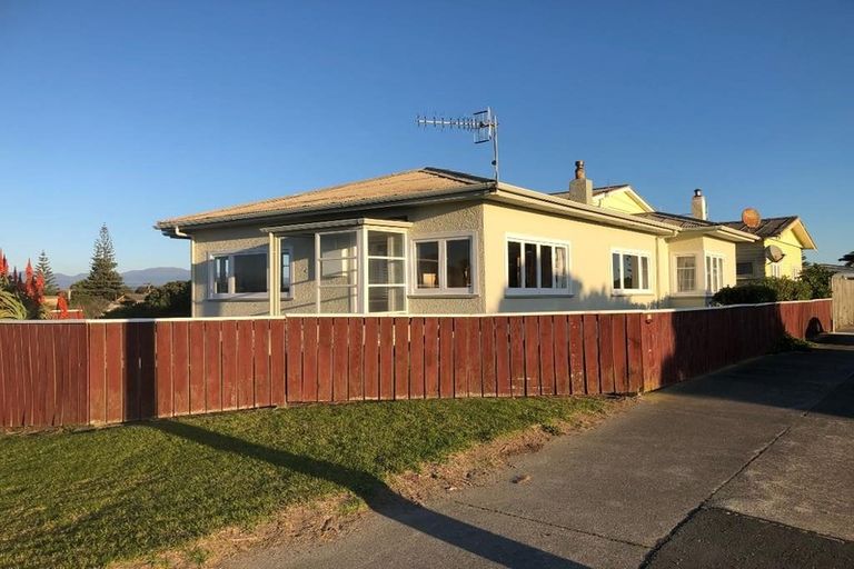 Photo of property in 26 Marine Parade, Otaki Beach, Otaki, 5512