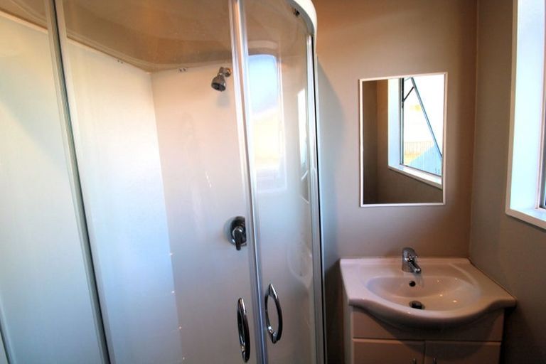 Photo of property in 8 Peckham Lane, Woolston, Christchurch, 8062