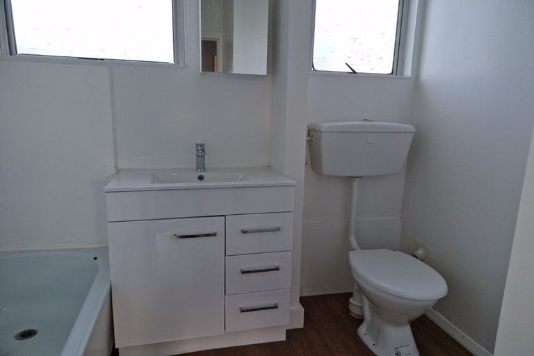 Photo of property in 107 Waltham Road, Sydenham, Christchurch, 8023