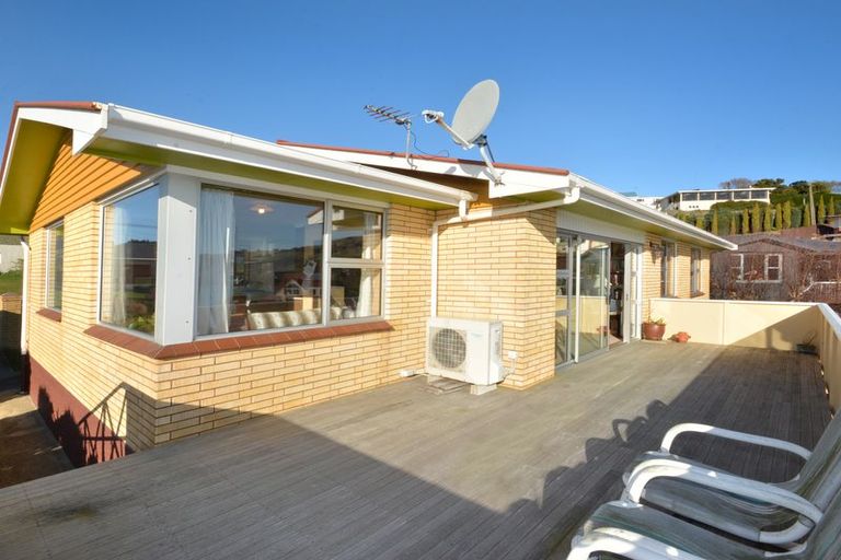 Photo of property in 27 Bayne Terrace, Macandrew Bay, Dunedin, 9014