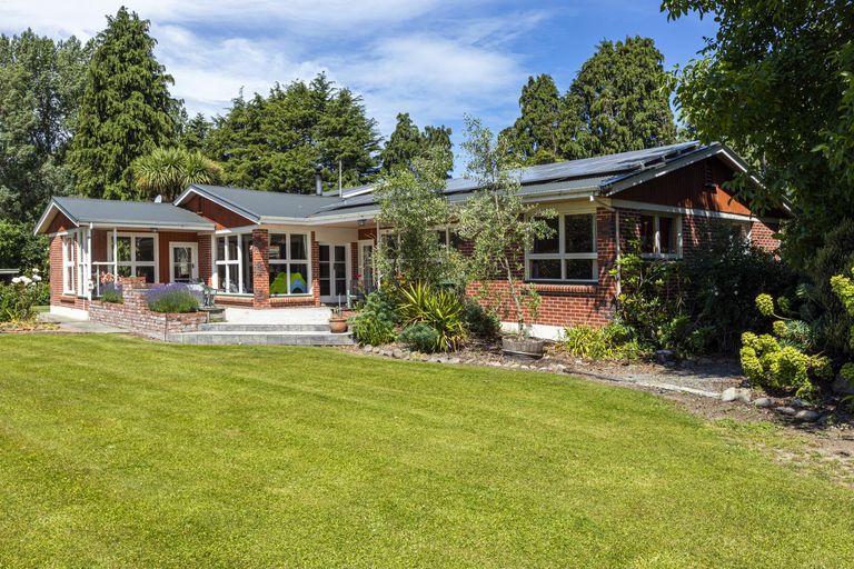 Photo of property in 1 Aker Road, Winchester, Temuka, 7986
