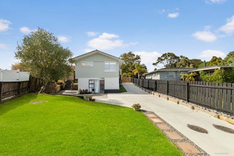 Photo of property in 6 Waari Avenue, Sunnyvale, Auckland, 0612