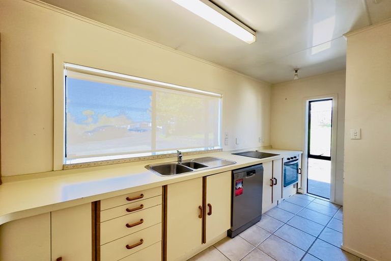 Photo of property in 83a Glengarry Road, Glen Eden, Auckland, 0602