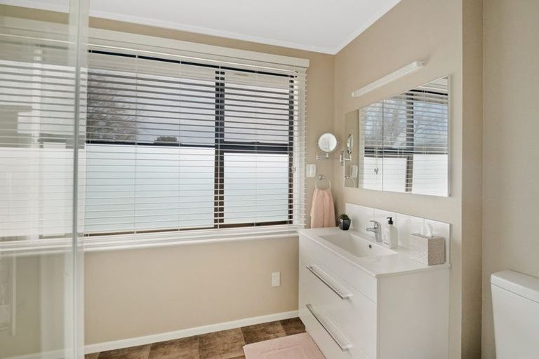 Photo of property in 10 Wera Street, Hawera, 4610