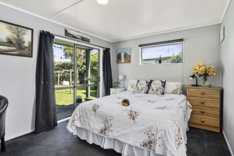 Photo of property in 13 Station Street, Woodville, 4920