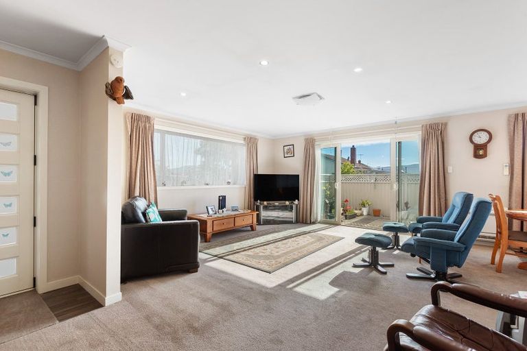 Photo of property in 124 Argyle Street, Mosgiel, 9024