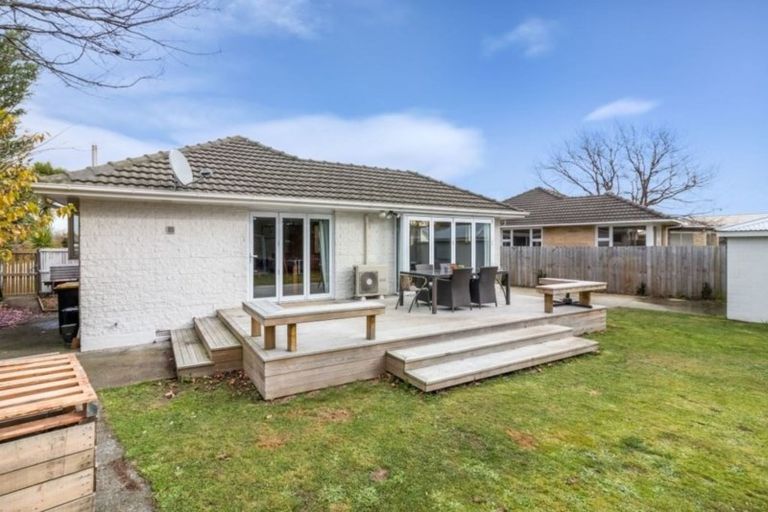 Photo of property in 8 Bellina Place, Broomfield, Christchurch, 8042