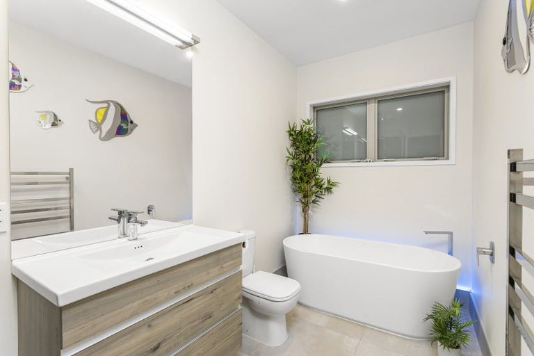 Photo of property in 9 Tauwaka Crescent, Riverhead, 0820