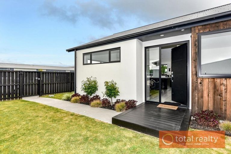 Photo of property in 6 Killarney Avenue, Halswell, Christchurch, 8025