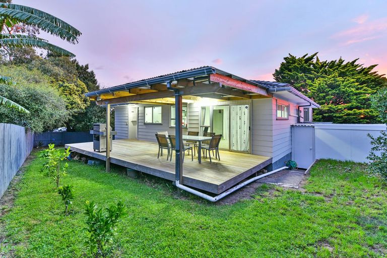 Photo of property in 2/21 Komako Place, Papatoetoe, Auckland, 2025