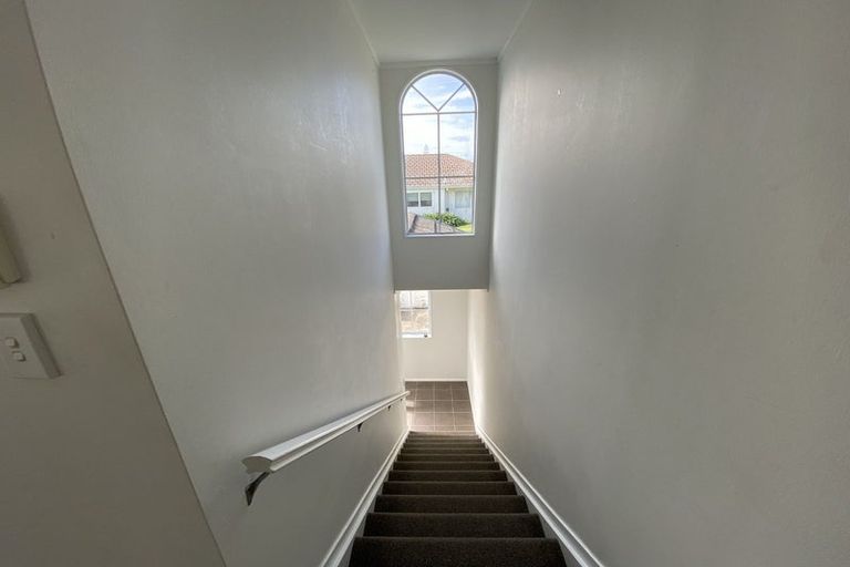 Photo of property in 12 Alice Place, Hillcrest, Auckland, 0627