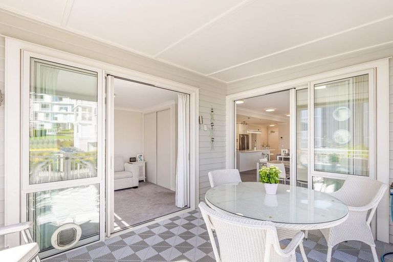 Photo of property in 96 Panorama Heights, Orewa, 0931