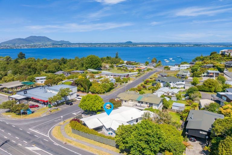Photo of property in 2 Alberta Street, Acacia Bay, Taupo, 3330