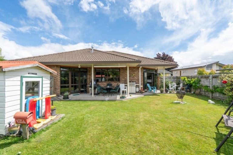 Photo of property in 75 Shepherd Road, Waipahihi, Taupo, 3330