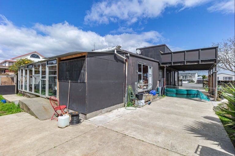 Photo of property in 40 Mako Mako Road, Levin, 5510