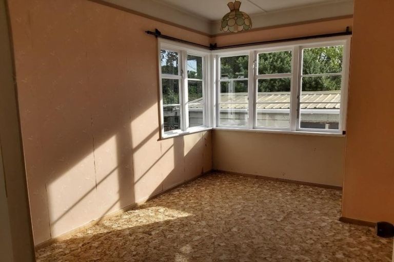 Photo of property in 31 Sidlaw Street, Strathmore Park, Wellington, 6022