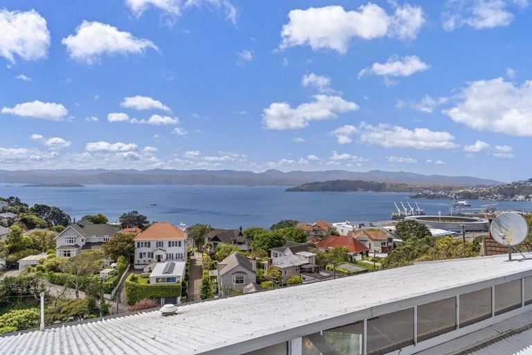 Photo of property in 15 Wadestown Road, Wadestown, Wellington, 6012