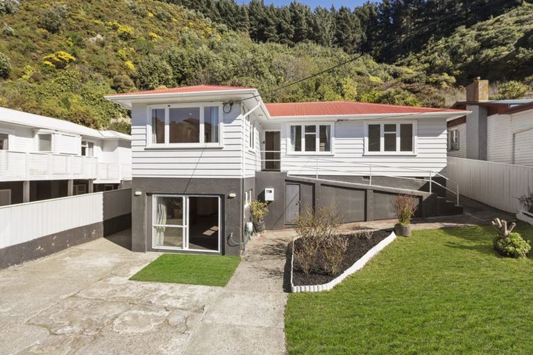 Photo of property in 147 Happy Valley Road, Owhiro Bay, Wellington, 6023