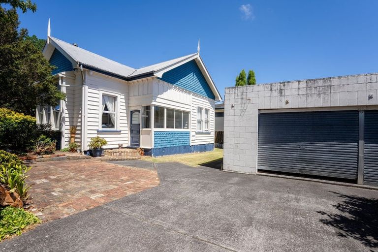 Photo of property in 72 Hinemoa Street, Birkenhead, Auckland, 0626