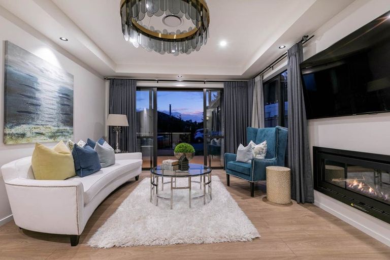 Photo of property in 11 Taraire Place, Orewa, 0931