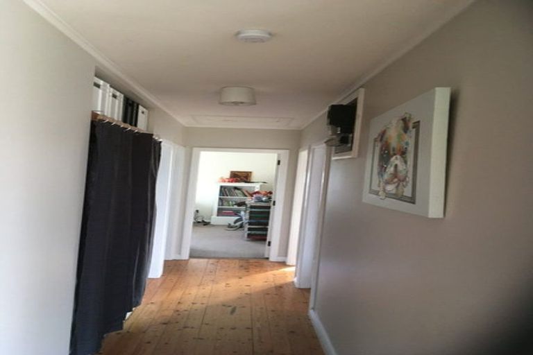 Photo of property in 39 Hiwi Crescent, Titahi Bay, Porirua, 5022