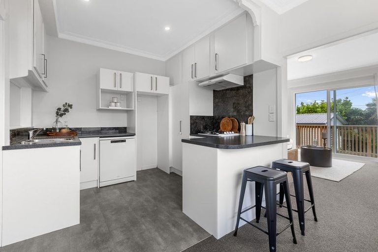 Photo of property in 181 Tukapa Street, Westown, New Plymouth, 4310