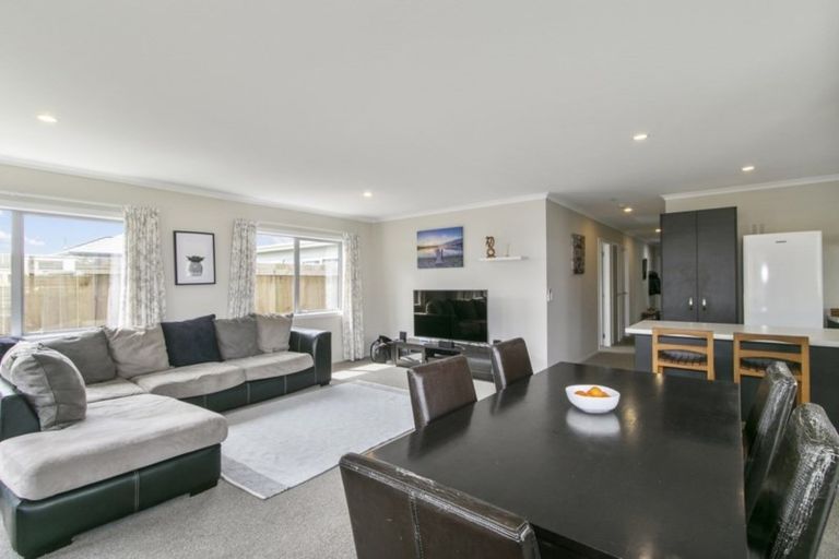 Photo of property in 14 Reubens Farm Lane, Taita, Lower Hutt, 5011