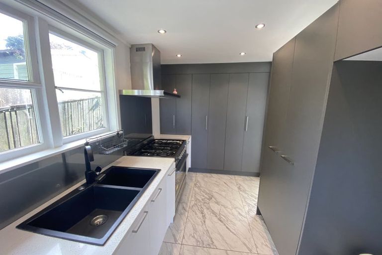 Photo of property in 121 Fairview Avenue, Fairview Heights, Auckland, 0632