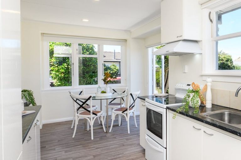 Photo of property in 112 Limbrick Street, Terrace End, Palmerston North, 4410