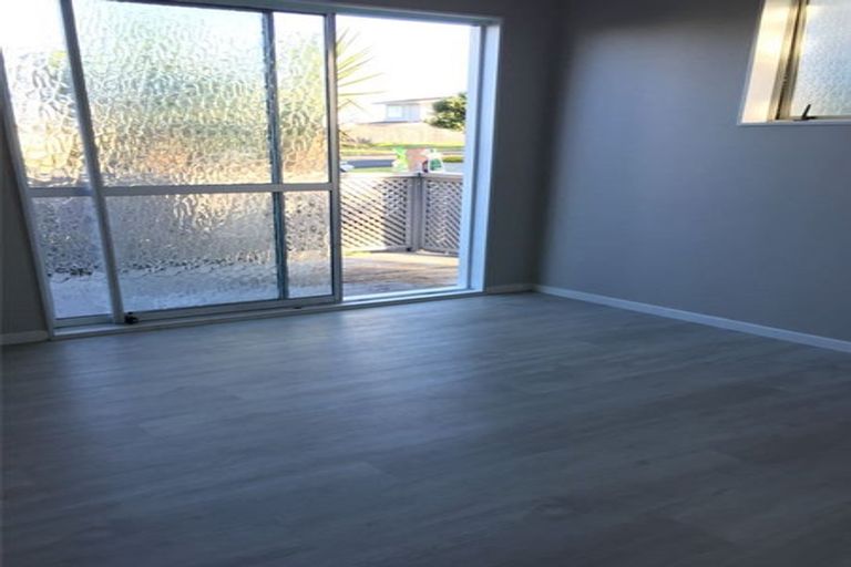 Photo of property in 217 Sturges Road, Henderson, Auckland, 0612