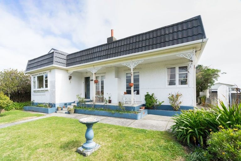 Photo of property in 89 Golf Road, Paraparaumu Beach, Paraparaumu, 5032