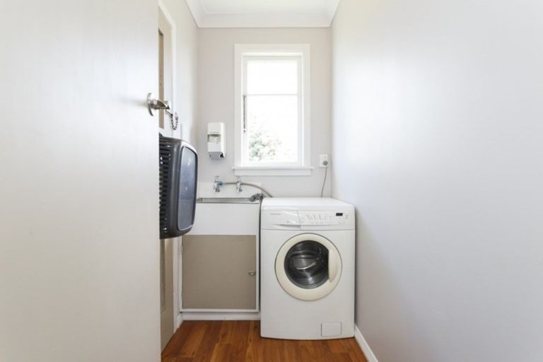 Photo of property in 6 Waterford Place, Westbrook, Palmerston North, 4412