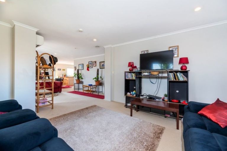 Photo of property in 6 Tussock Avenue, Mangere, Auckland, 2022