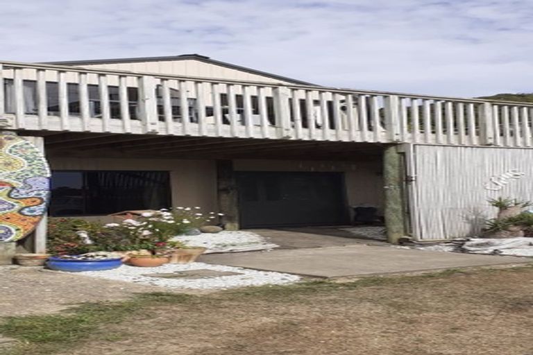 Photo of property in 97b Te Mahoe Road, Mokau, 4376