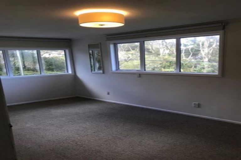 Photo of property in 514 West Coast Road, Oratia, Auckland, 0604