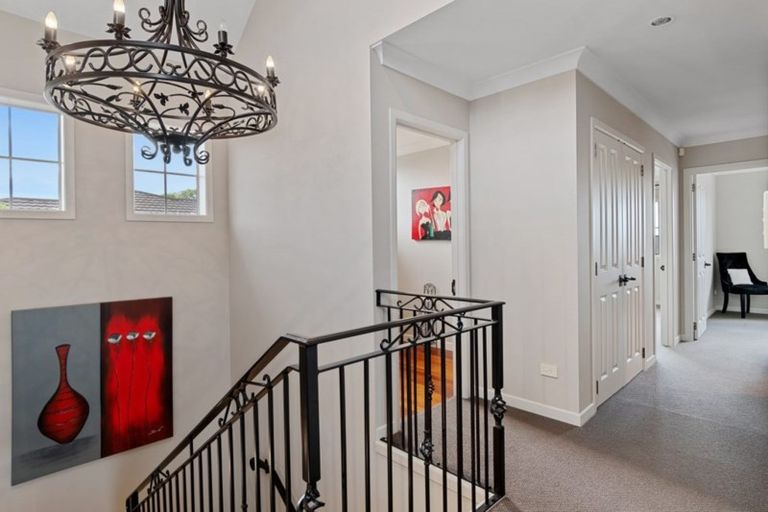 Photo of property in 24 Seaview Road, Otumoetai, Tauranga, 3110