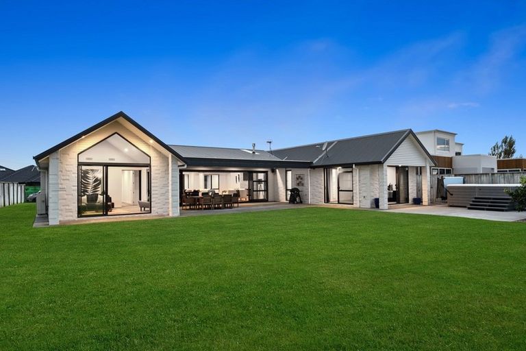 Photo of property in 35 Roy Hilton Drive, Flagstaff, Hamilton, 3210