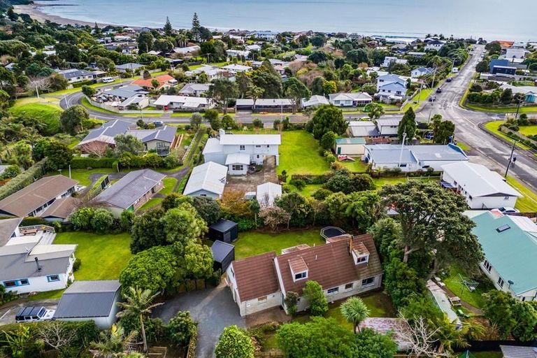 Photo of property in 1138 South Road, Oakura, 4314