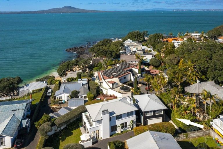 Photo of property in 223a Hurstmere Road, Takapuna, Auckland, 0622