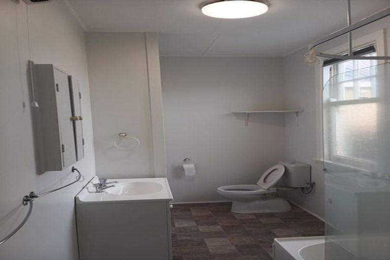 Photo of property in 148 Coutts Street, Kilbirnie, Wellington, 6022